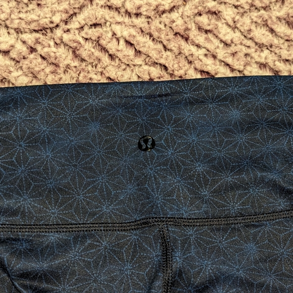 Lululemon high rise leggings - size 2 - Blue pattern - Picture 4 of 4